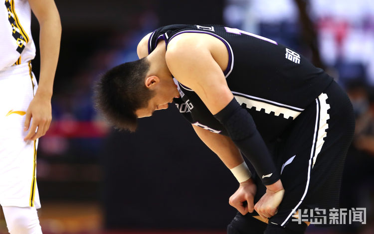 大奖赛决赛激情夜！胡金秋里突外投，国际米兰鏖战北京首钢的简单介绍